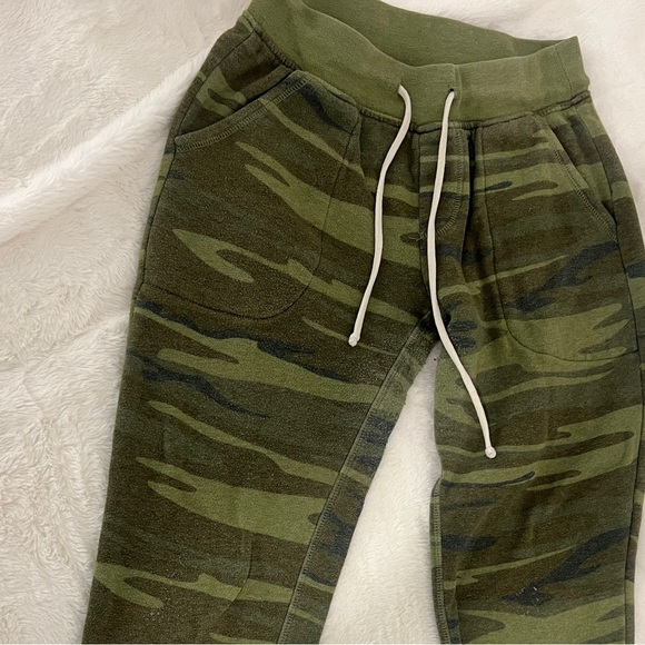 Alternative apparel - Picture 1 of 3